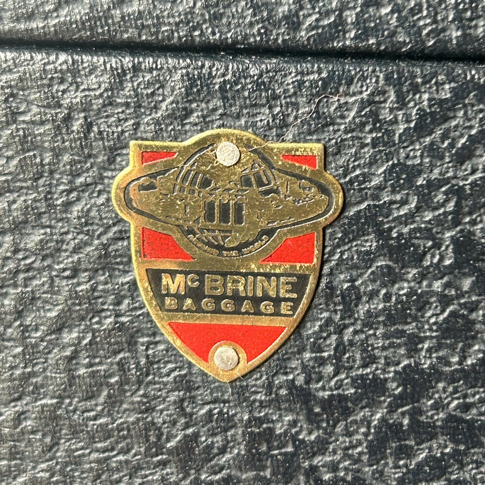 VINTAGE McBrine Cosmetics Train Case Luggage EUC - Picture 3 of 16